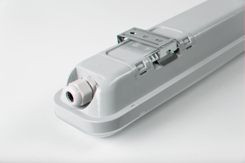 Nassraumleuchte 1.5m IP65 Neptun V1 38W 5550lm Ra>80 4000K