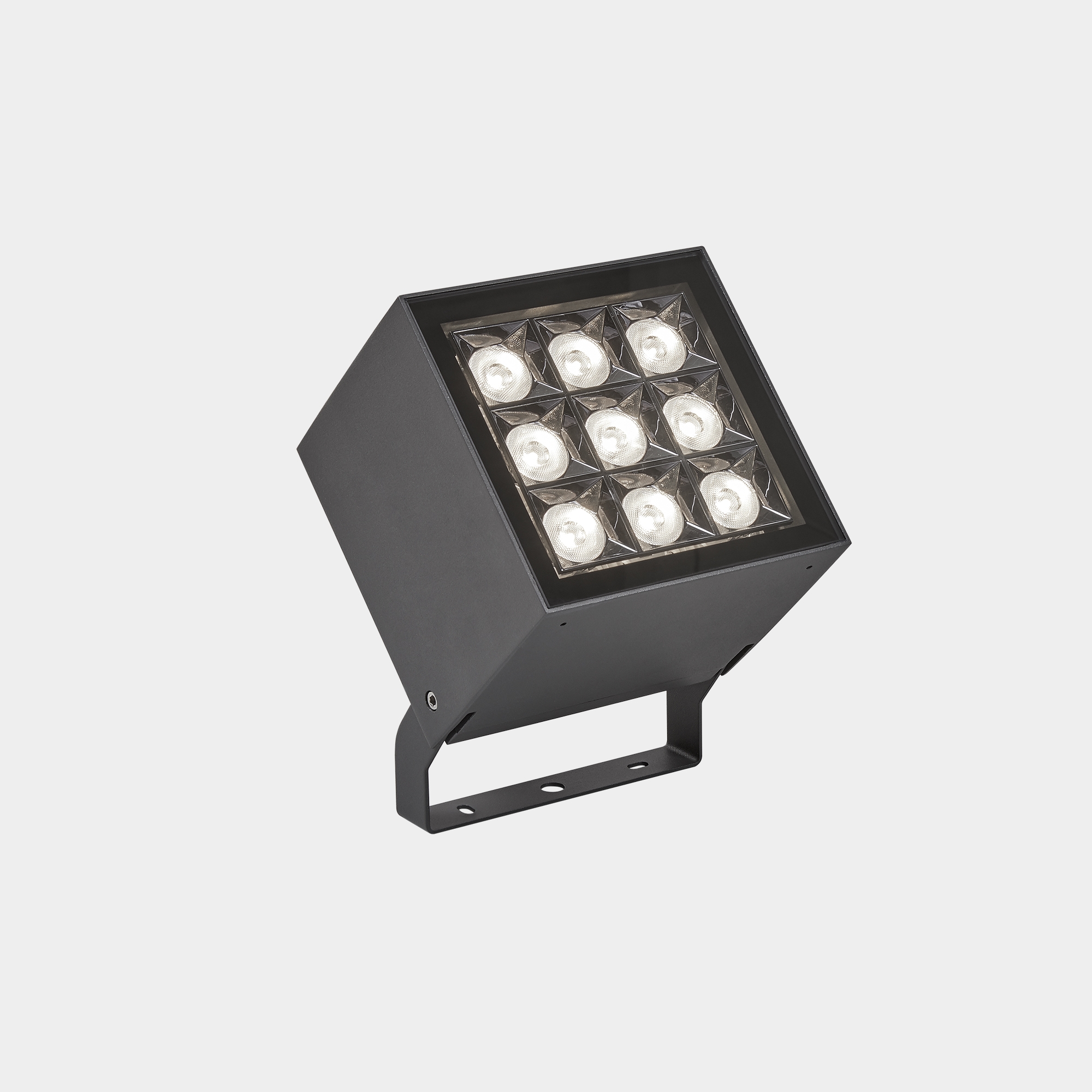Cube Pro 30W 3000K 2515lm Ra80 Medium 35° on/off
