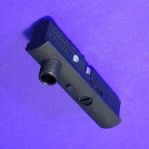 12V Schienenadapter mit M10x1-Gewinde schwarz